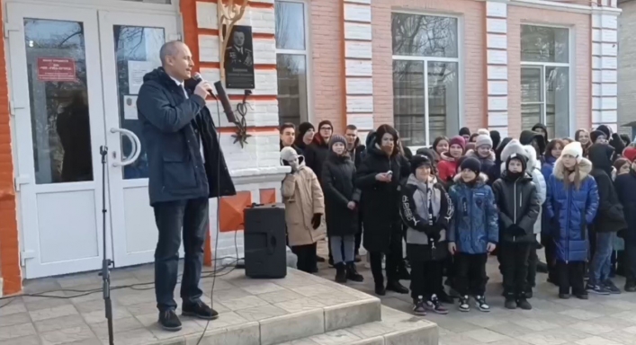 У Мелітопольському районі рашисти змусили дітей на камеру дякувати своїм шефам 1