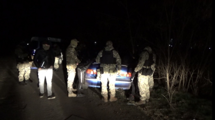 В Мелитополе спецназовцы МВД эффектно задержали преступника-алкоголика 1