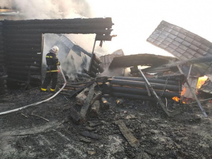В Кирилловке оккупанты разобрали сгоревший отельный комплекс с дурной славой (фото)