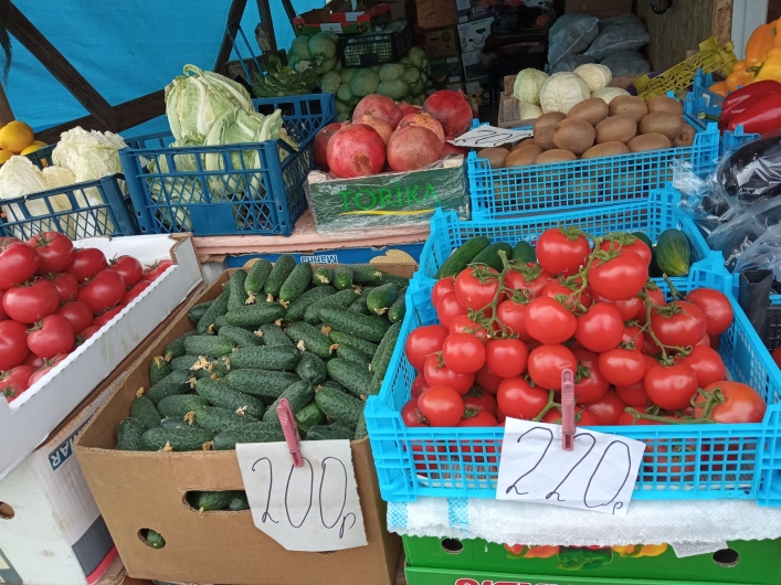 В сети показали цены на фрукты и овощи в Мелитополе (фото)