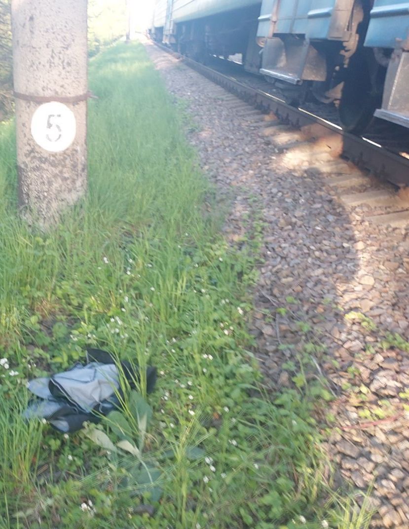 Во Львове 45-летний житель Мелитополя попал по поезд - его госпитализировали (фото)