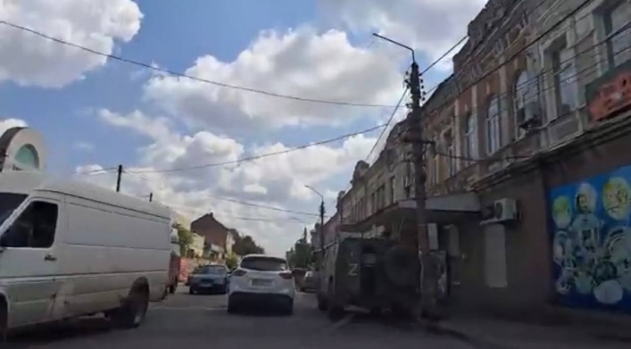 В оккупированном Мелитополе российские туристы создают пробки на дорогах  3