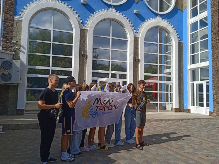 Дети из Мелитополя и района отправились на бесплатный отдых в солнечную Грузию (фото)