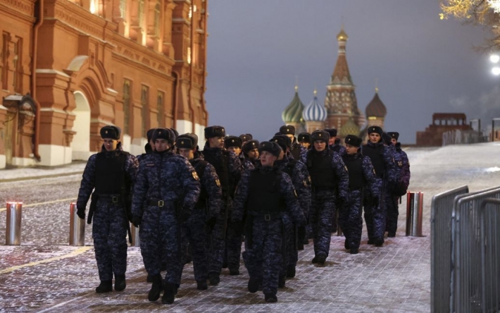 В РФ в новогоднюю ночь задержали тысячи мигрантов, чтобы набрать "добровольцев" на войну