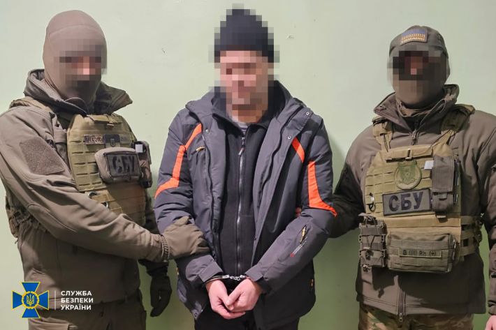 В Запорожье СБУ задержала агента, который "сливал" оккупантам координаты оборонных заводов (фото)