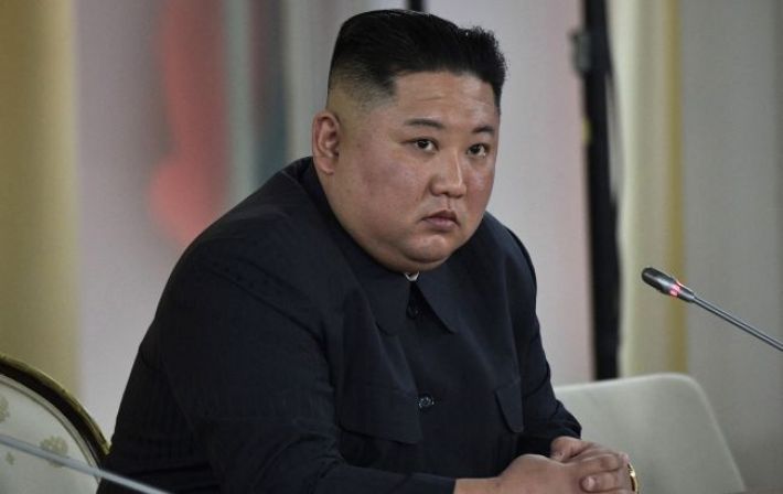 Ким Чен Ын назвал Южную Корею главным врагом, пригрозил "превратить ее в пепел"