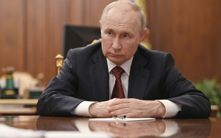 "А я не напрягаюсь!": экс-сотрудник КГБ объяснил, что означает странная "шутка" Путина