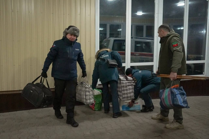 Чип и Дейл спешат на помощь: предатель из Мелитополя похвастался, как выселил семью стариков в больницу (фото, видео)
