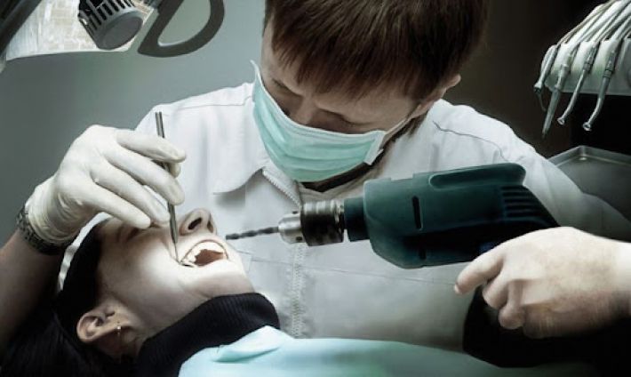 Так и без зубов можно остаться - жители Мелитополя не могут попасть к стоматологам (фото)