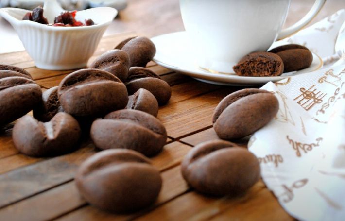 С ароматом кофе: рецепт вкусного шоколадного печенья, которое очень легко готовить