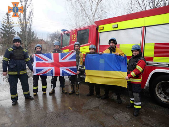 Великобритания передала противопожарную технику для Запорожской области (фото)