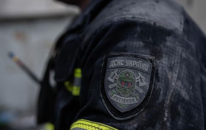 Обстрел Харькова: спасатели достали из-под завалов еще одно тело