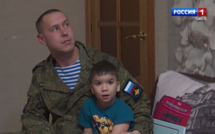 Похищенного в Украине мальчика усыновил российский десантник-убийца