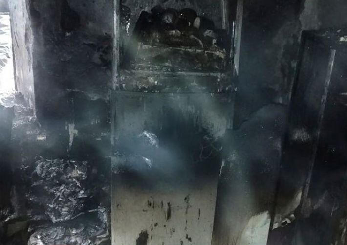 Под Мелитополем из-за холодильника разгорелся большой пожар в частном доме (фото)