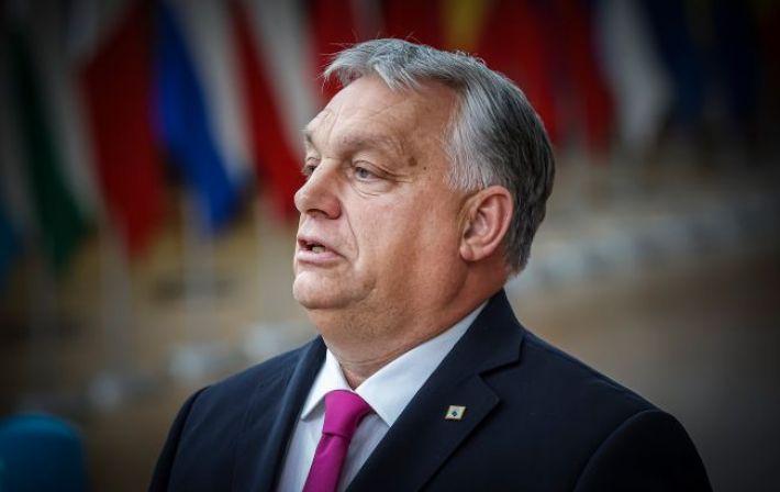 Валюта Венгрии дешевеет из-за конфликта с ЕС по вопросу помощи Украине