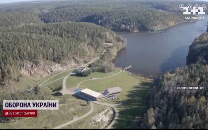 Конюшни, леса и даже собственное ПВО: как выглядят элитные имения Путина и сколько их у диктатора