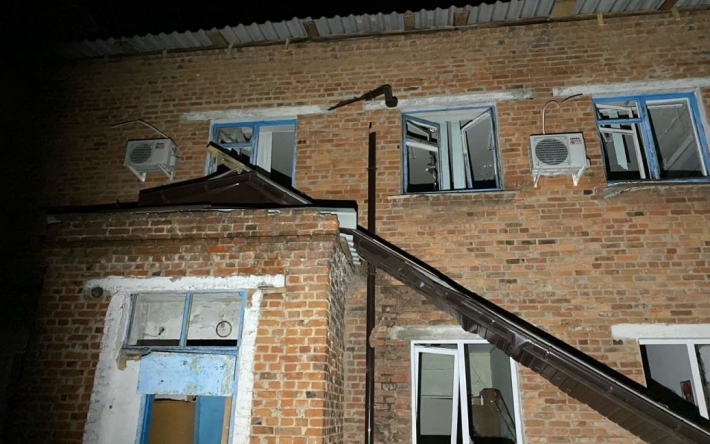 В ГСЧС показали последствия атаки на гражданскую больницу на Харьковщине