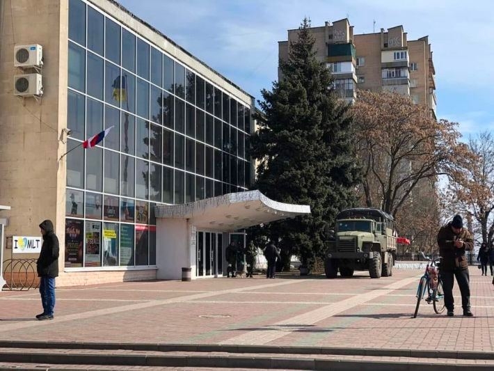 В Мелитополе украинским учителям, которые не сколлаборировали, начали блокировать банковские карточки