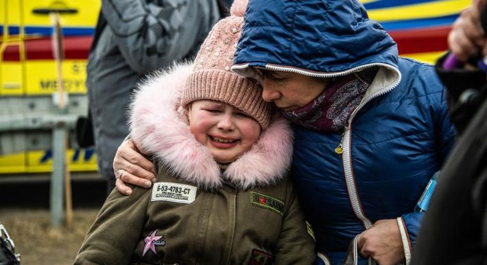Горькая насмешка - оккупанты хотят дать статус детям из Мелитополя