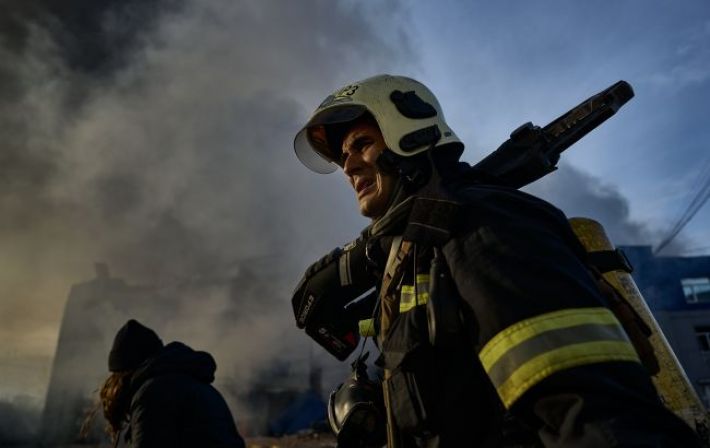 Пожары в Киеве, "прилеты" в Николаеве и Дрогобыче: главное о последствиях массированной атаки