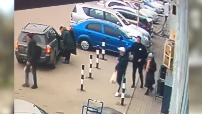 Ограбил 81-летнюю бабушку возле банкомата: в Запорожье полицейские задержали дерзкого грабителя (видео)