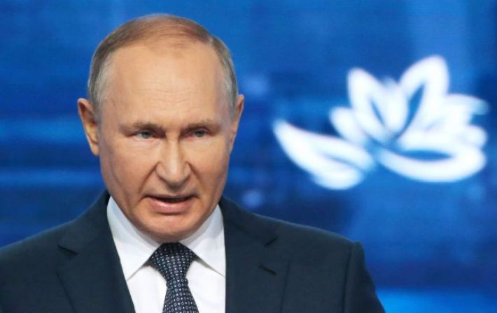 Два часа лжи. В Украине опровергли фейковые заявления из интервью Путина