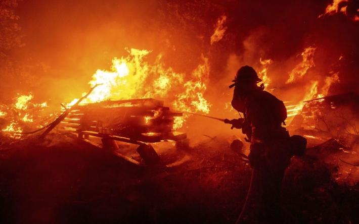 В Одесі сталась пожежа на енергооб'єкті через падіння уламків БпЛА