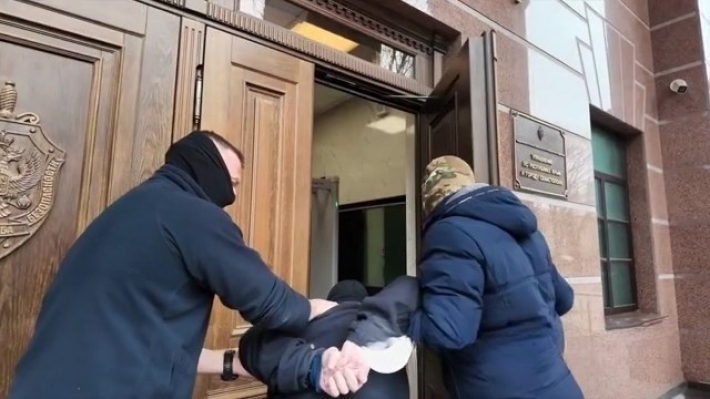 В Крыму оккупанты задержали "украинского шпиона", который "сливал" позиции рашистов в Мелитополе (фото)