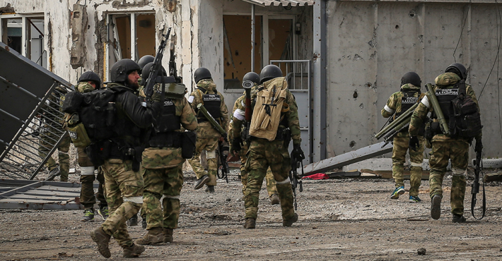 В центре Мелитополя российские вояки устроили перестрелку с кадыровцами