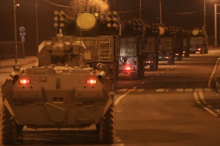 Через Мелитополь рашисты по ночам перебрасывают военную технику - замечено тяжелое вооружение
