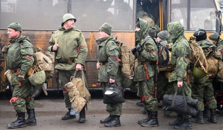 По Донецкому сценарию: в Мелитополе рашисты собираются ввести принудительную мобилизацию