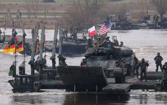 Тысячи военных и единиц техники: силы НАТО отрабатывают форсирование реки Висла в Польше