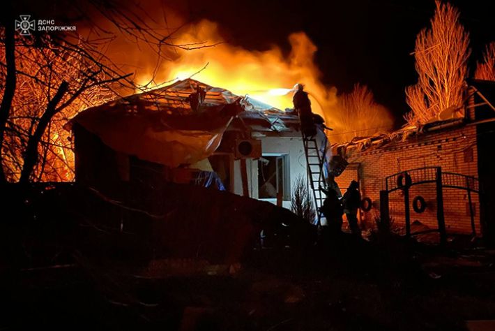 У Запорізькій області через обстріли рф виникло 2 пожежі - ДСНС (фото)