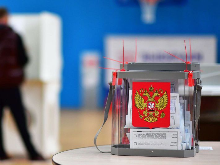В Мелитополе члены "избирательной комиссии" объяснили "лежачим пациентам" за кого надо голосовать (фото)