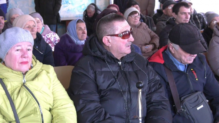 Узрите путина: в Мелитополе члены рашистского избиркома взялись за незрячих (фото)