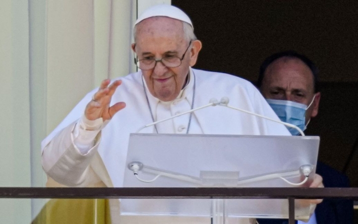 В Бундестаге резко раскритиковали Папу Римского за предложение Украине поднять "белый флаг"