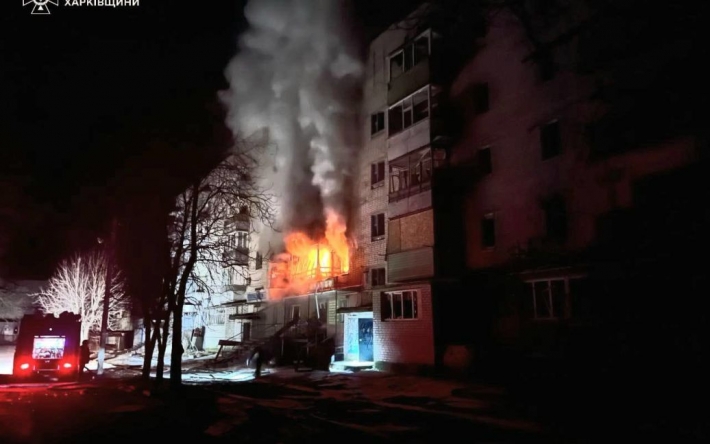 Российская армия сбросила авиабомбу на жилую многоэтажку в Купянске