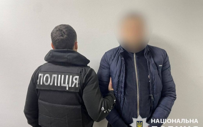 Избил и изнасиловал жену, угрожал полицейским гранатой: в Киевской области задержали 41-летнего злоумышленника (фото)