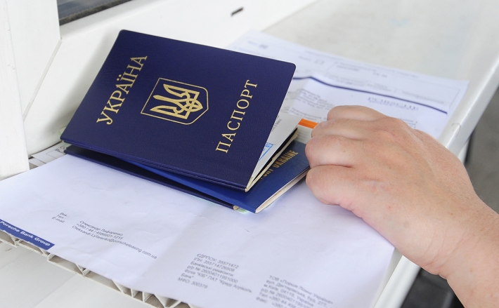 Как мелитопольцам восстановить утраченные украинские документы и можно ли выехать без паспорта из оккупации