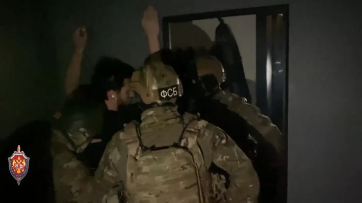 ФСБ-шники похитили и увезли в комендатуру парня, приехавшего домой в Мелитополь через Шереметьево (фото)