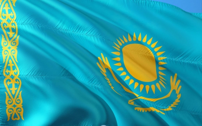 Президент Казахстана Токаев предложил сменить флаг страны: какая причина