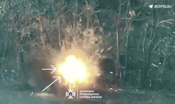 На Запорожском направлении пограничники уничтожили вражескую пулеметную точку (видео)
