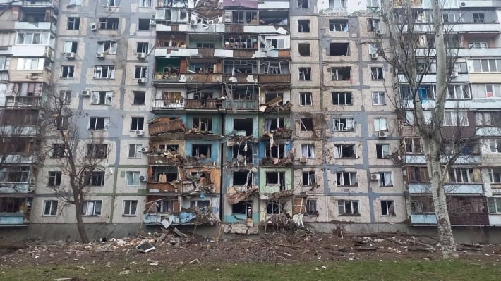 Враг с пяти утра бомбит Запорожье - разрушены дома, пострадали люди (фото)