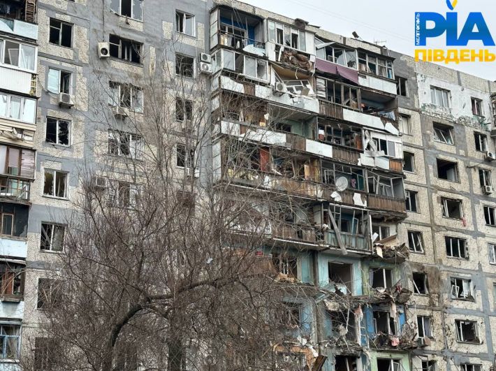 «Главное, что жива» - жители Запорожья об обстреле их многоэтажного дома (видео)