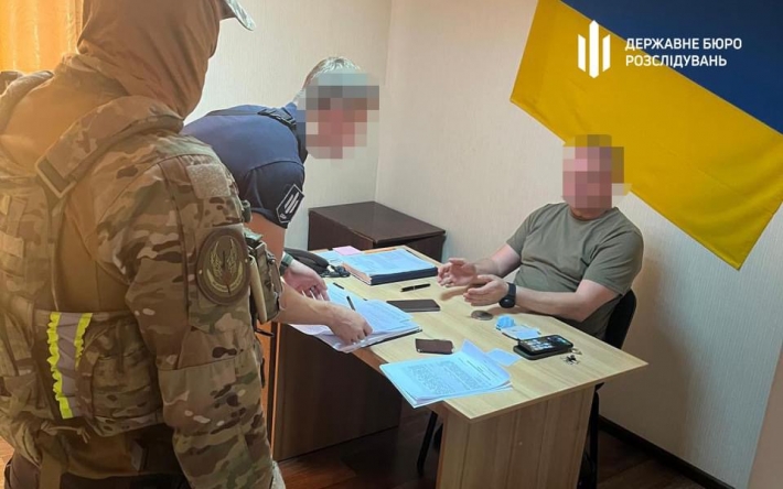 Перед судом предстанет запорожский экс-военком, которого ГБР разоблачило на организации коррупционной схемы с боевыми выплатами подчиненным