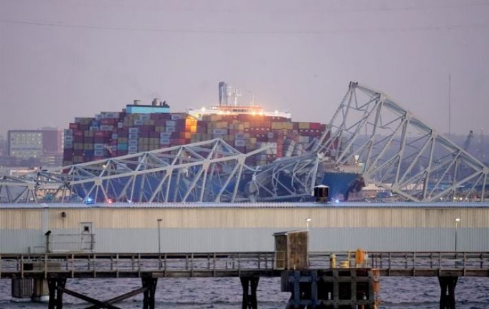 В Балтиморе рухнул крупный мост после удара корабля