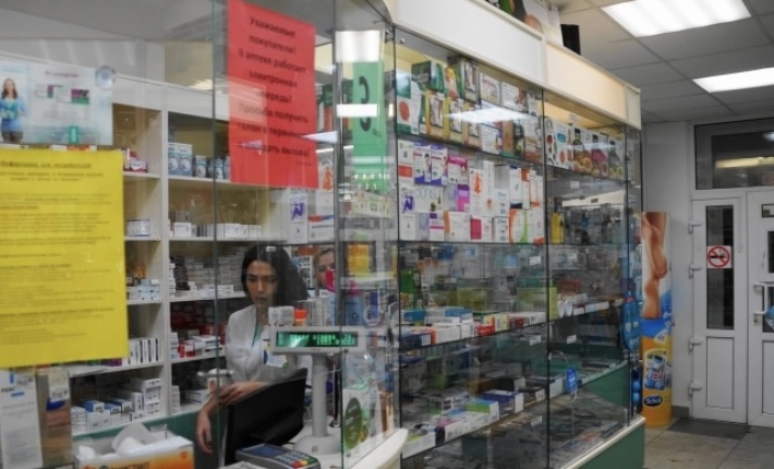 Ціни на ліки вищі за московські, фармацевти – без освіти: мелітопольці розповідають про ситуацію з аптеками в місті (фото)