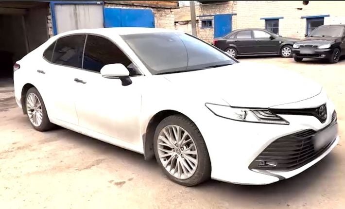 Викрадений у Казахстані елітний автомобіль знайшовся в Мелітополі