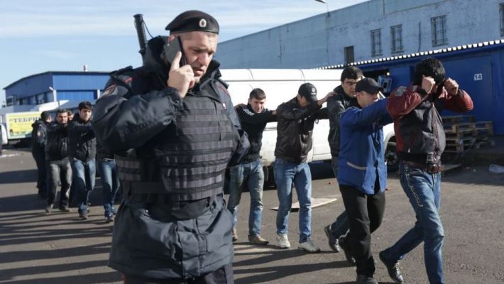 Заробитчанам из Мелитополя приготовиться: в россии началась депортация иностранцев