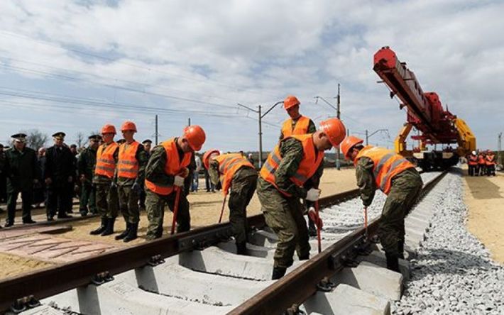 Железная дорога, которую рашисты строят через Мелитополь, может быть проблемой, - ГУР